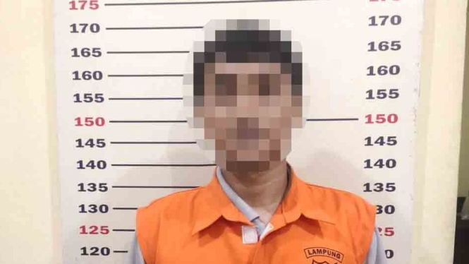 Polisi menangkap pria modus pengobatan alternatif.