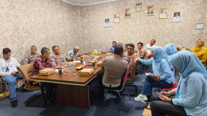 Rapat pembahasan razia kendaraan penunggak pajak.