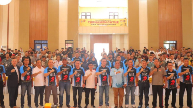 Polda Lampung buka lomba catur memperingati hari Bhayangkara.