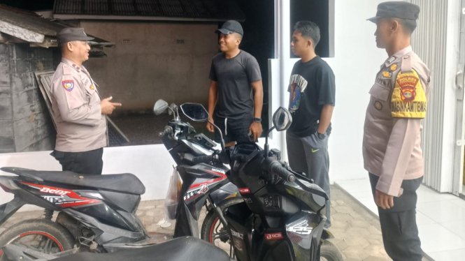 Polsek Padang Cermin gelar patroli Presisi malam hari.