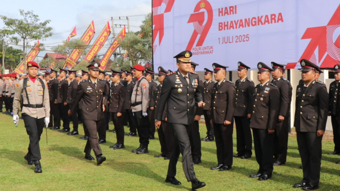 Polres Lampung Barat gelar upacara HUT Bhayangkara ke 79.