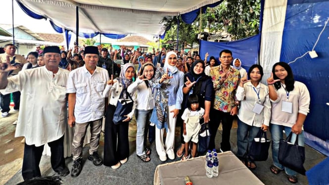 Sesi foto bersama