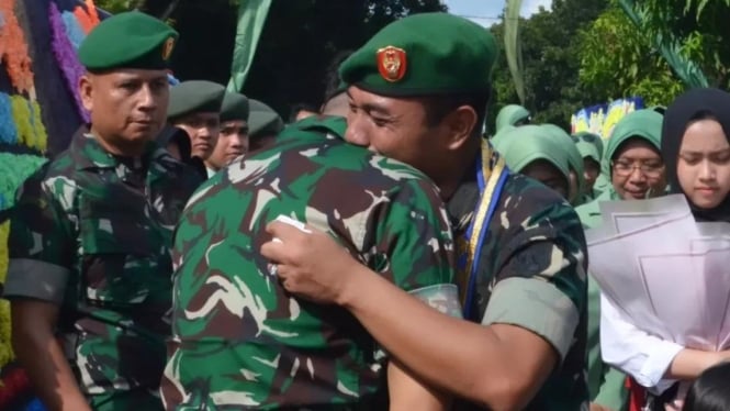 Proses pisah sambut Komandan Kodim 0421/Lampung Selatan.