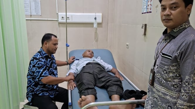 Ahmad Syahrudin, terdakwa kasus ijazah palsu dirawat di rumah sakit.