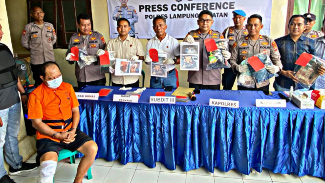 Konferensi pers di Mapolsek Jati Agung