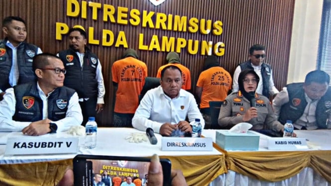 Konferensi pers di Mapolda Lampung