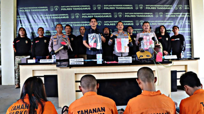 Konferensi pers di Mapolres Tanggamus