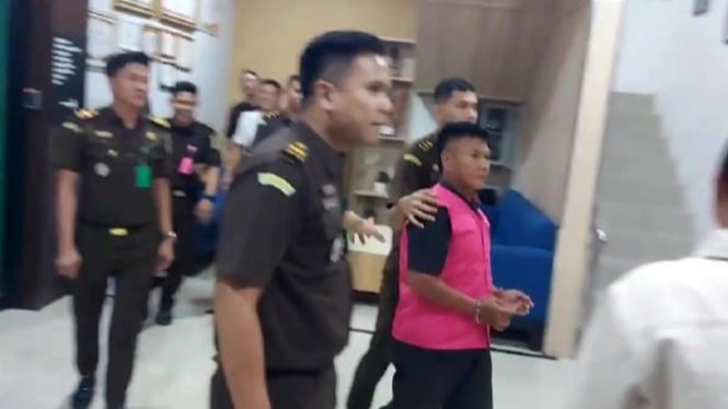 Kejari Lampung Utara tahan mantan kades korupsi lapangan sepakbola.