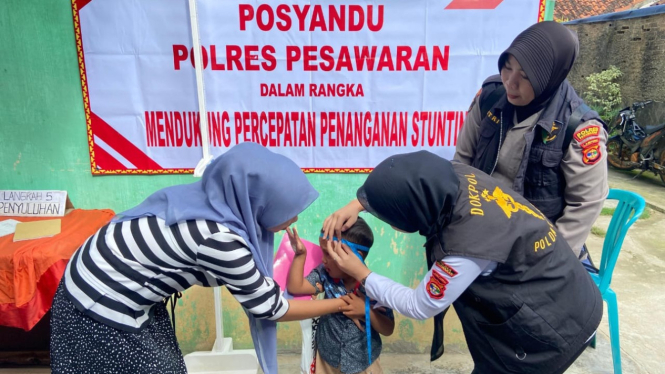 Biddokkes Polres Pesawaran gelar posyandu cegah stunting.