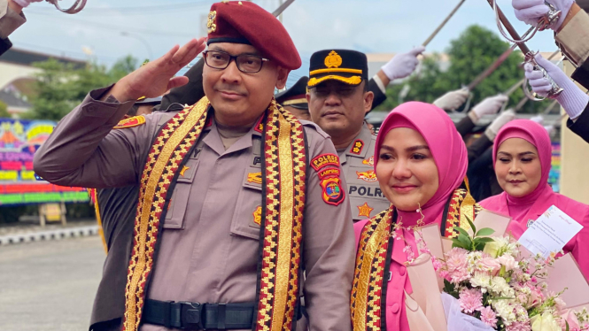 Perpisahan Haru AKBP Yusriandi Yusrin di Polres Lampung Selatan.