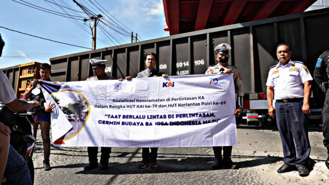 Sosialisasi di Pintu Kereta Api