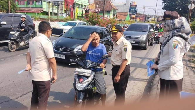 Samsat I Rajabasa sosialisasikan Program Pemutihan Pajak Kendaraan.