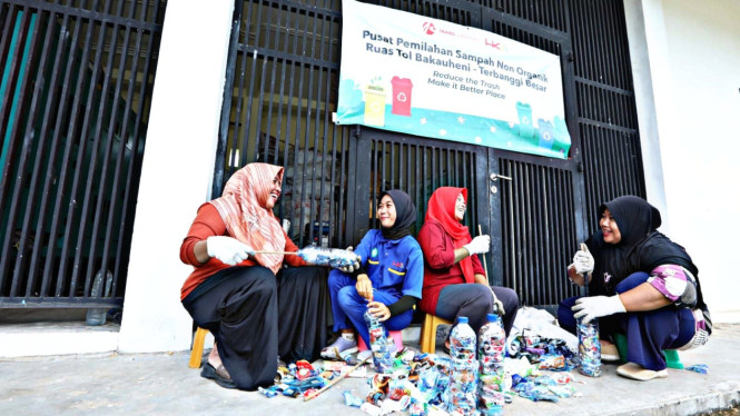 Pengelolaan Limbah Plastik di Jalan Tol