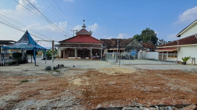 Masjid Darussalam buka donasi Paving tahap 2.