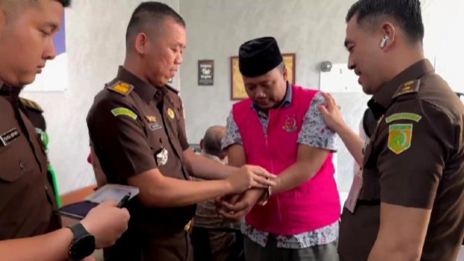 Sunat dana hibah Rp 1,1 Miliar, Jaksa tahan Ketua dan Bendahara KONI.