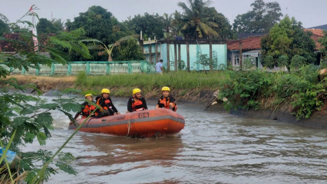 Tim SAR lanjutkan pencarian terhadap pemuda tenggelam di irigasi.