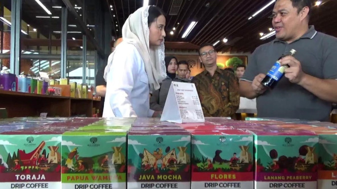 Wamendag RI, Dyah Roro Esti tinjau El's Coffee Roastery di Lampung.