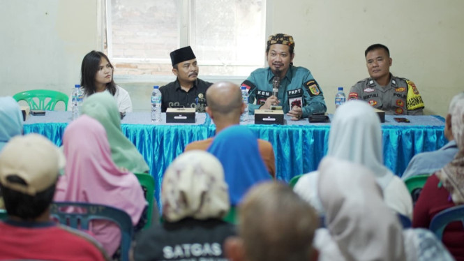 Ken Setiawan memberikan materi program Desa Siap Siaga Nasional