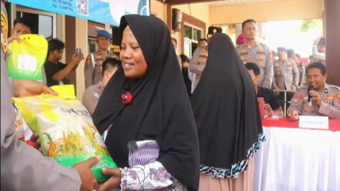 Pendistribusian gerakan pangan murah (GPM) beras SPHP di Pringsewu