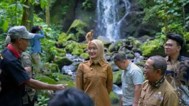 Wagub Lampung Jihan Nurlela kunjungi Air Terjun Anakan di Way Kalam
