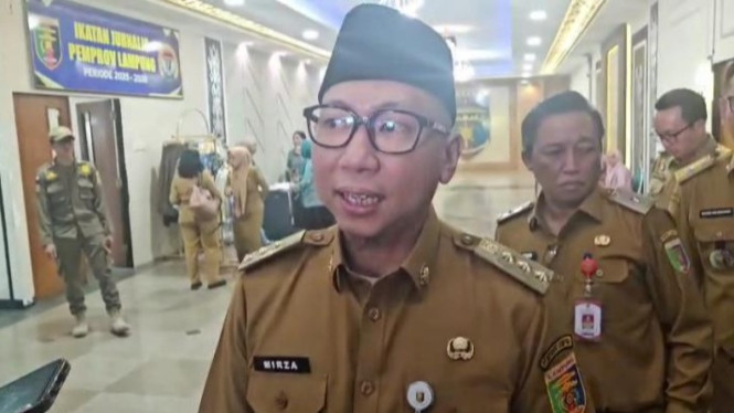 Gubernur Lampung, Rahmat Mirzani Djausal.