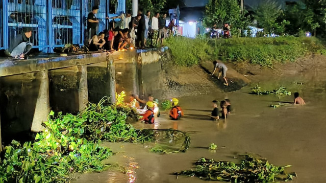 Tim SAR lakukan pencarian dua bocah tenggelam di Tegineneng.