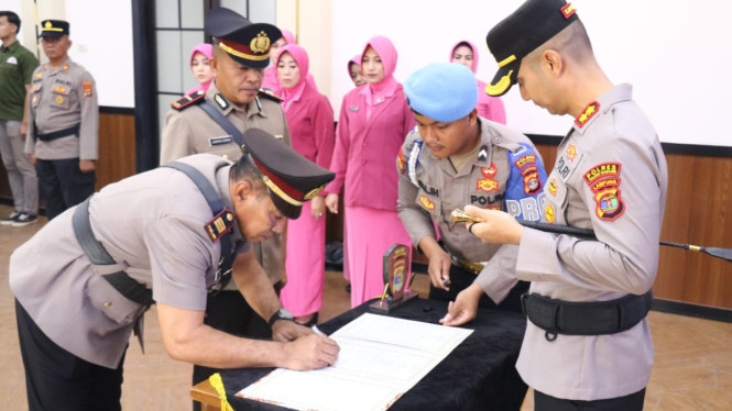 Kapolres Tulang Bawang pimpin sertijab Kasi Was.