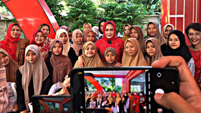 Sesi foto bersama