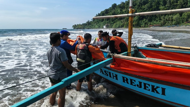 Tim SAR gabungan temykan bocah tenggelam di Pantai Sayar Pesibar.