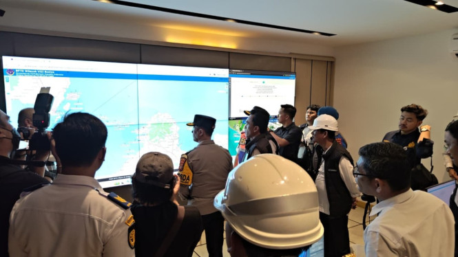 Kapolda Lampung memantau arus libur Nataru di Pelabuhan Bakauheni.