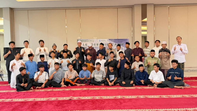 Leadership Camp di Masjid Raya Al-Bakrie Lampung.