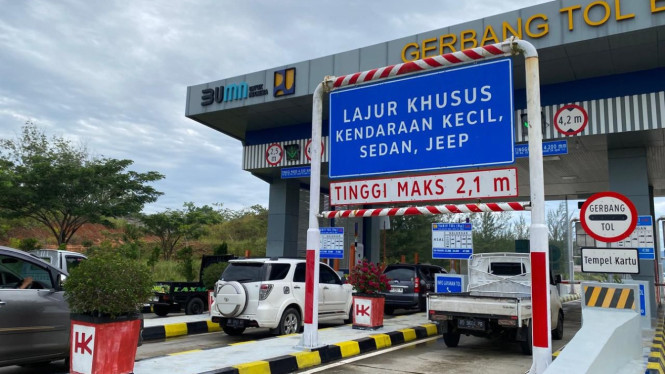 Trafik arus balik Nataru 2025-2026 di Tol Trans Sumatera masih tinggi.