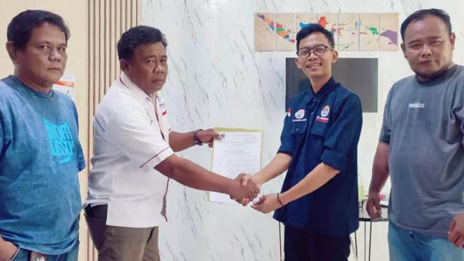 Penyerahan SK Ikatan Wartawan Online (IWO) Indonesia Pringsewu.