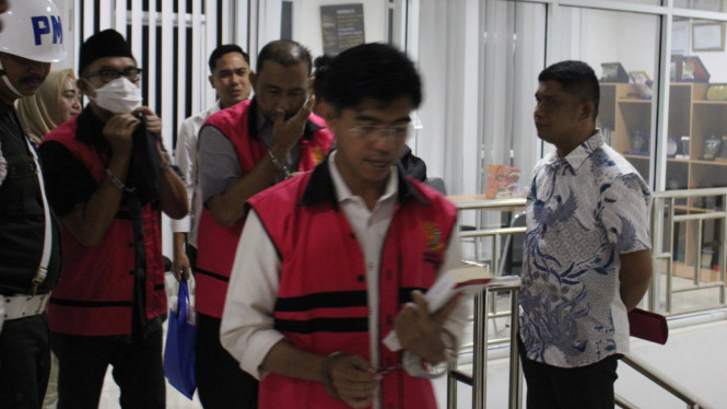 Kejari Bandar Lampung pelimpahan 3 terdakwa korupsi.