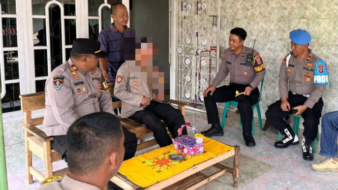 Polisi gadungan di Tubaba diamankan Sipropam.
