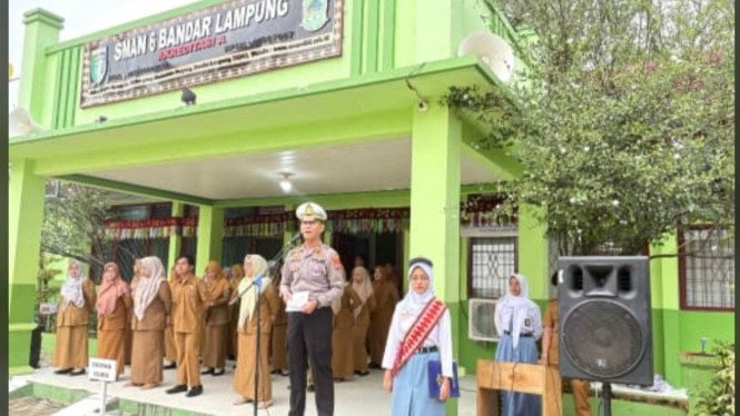 Wakasat Lantas Polresta Bandar Lampung pimpin upacara di SMAN 6.