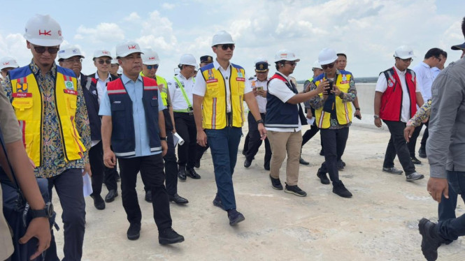 Menko AHY Tinjau Tol Palembang–Betung.