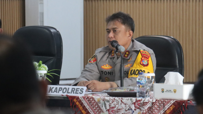 AKBP Toni Kasmiri, Kapolres Lampung Selatan.