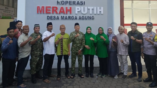 Kodim 0421/LS gunakan area KDKMP Desa Agom untuk bazar murah.