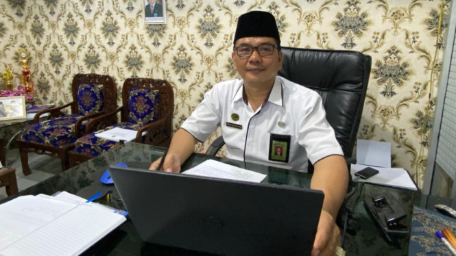Feryza Agung,  Kepala kantor Haji & Umrah Lampung Utara.