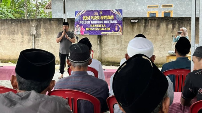 Buka puasa bersama Polsek Tanjung Bintang dan Bhayangkari.