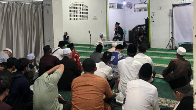 Safari Ramadan komunitas Riau Indonesia mengaji.
