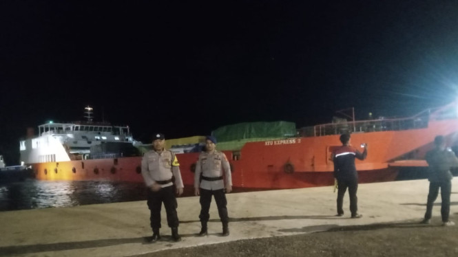 Polisi amankan kapal sandar perdana di Pelabuhan PT SMA.