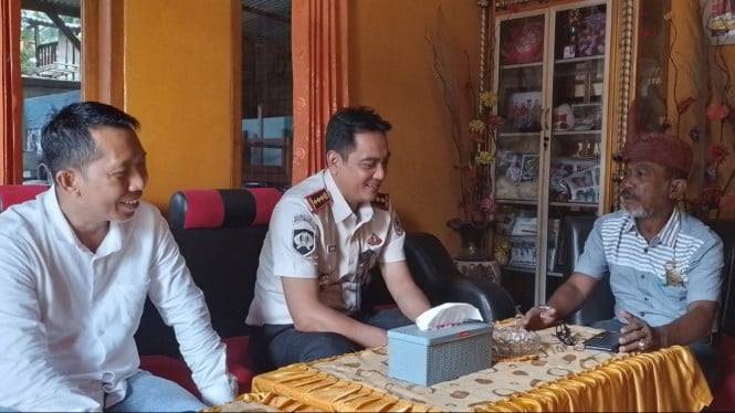 Kalapas Kalianda sambangi kediaman pemuka adat Lampung Selatan.