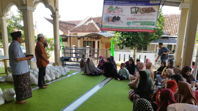 Masjid Al-Iman salurkan 375 paket zakat tahap 1 untuk Mustahik.