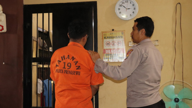 Pedagang bakso diamankan polisi