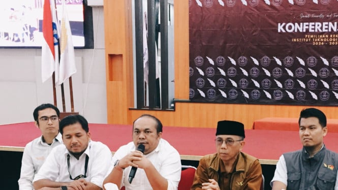 Konferensi pers itera
