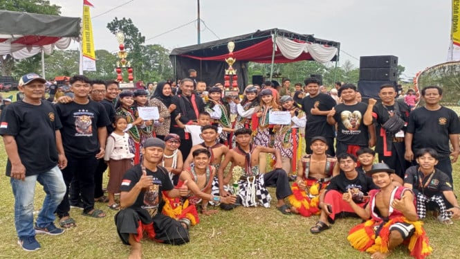 Singopati sebomanggolo sabet jawara favorit di Festival Reog Obyog Terbesar Deli Serdang, Sumatera Utara.