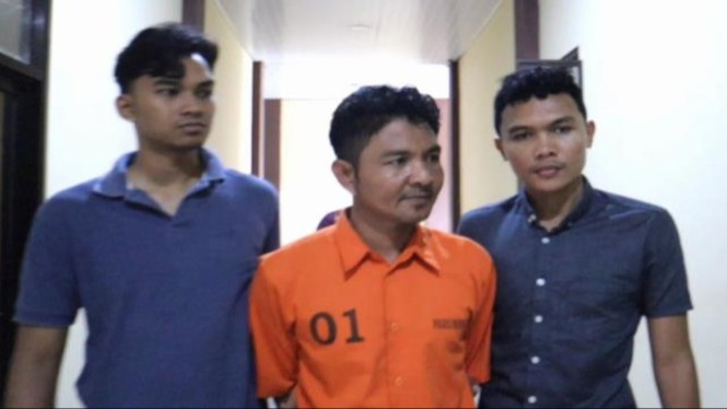 Polres Pringsewu ringkus pegawai kafe di Bandar Lampung terlibat jaringan pencuri kabel listrik PLN.
