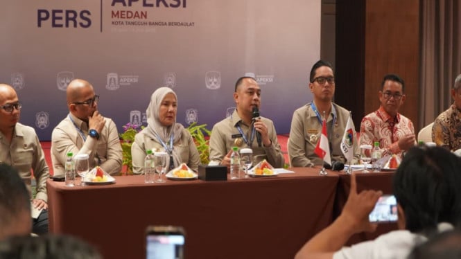 Wali Kota Eva Dwiana Hadiri Sidang Pleno dan Penutupan Rakernas XVIII APEKSI di Medan